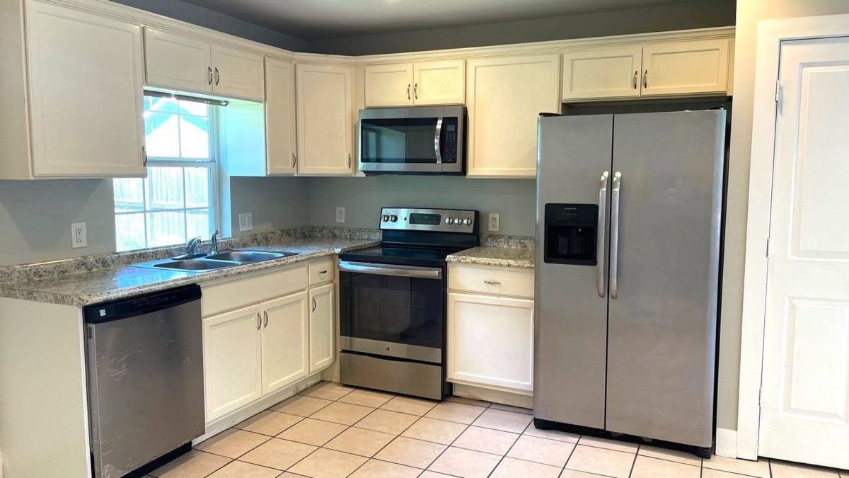 House for rent at 11435 Raincove Dr, Houston, TX 77016