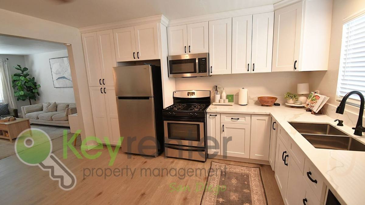 Townhouse for rent at 8075 Palm St, Lemon Grove, CA 91945