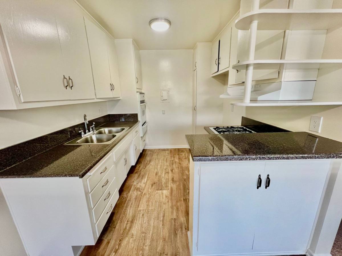 Apartment for rent at 8830 Etiwanda Ave, Northridge, CA 91325