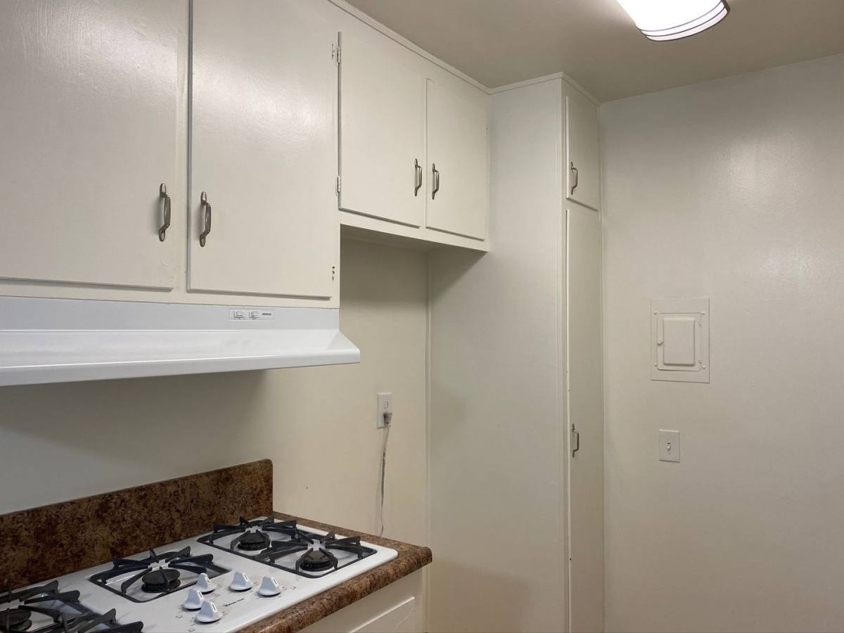 Apartment for rent at 8830 Etiwanda Ave, Northridge, CA 91325