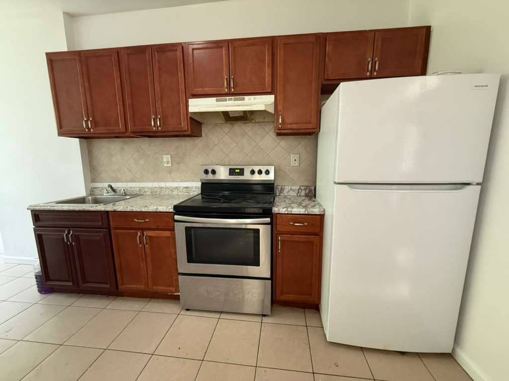 Apartment for rent at 448 Wyona St #3, Brooklyn, NY 11207