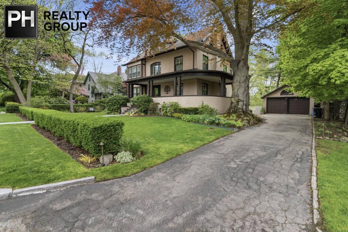 House for rent at 21 Clover St, Belmont, MA 02478