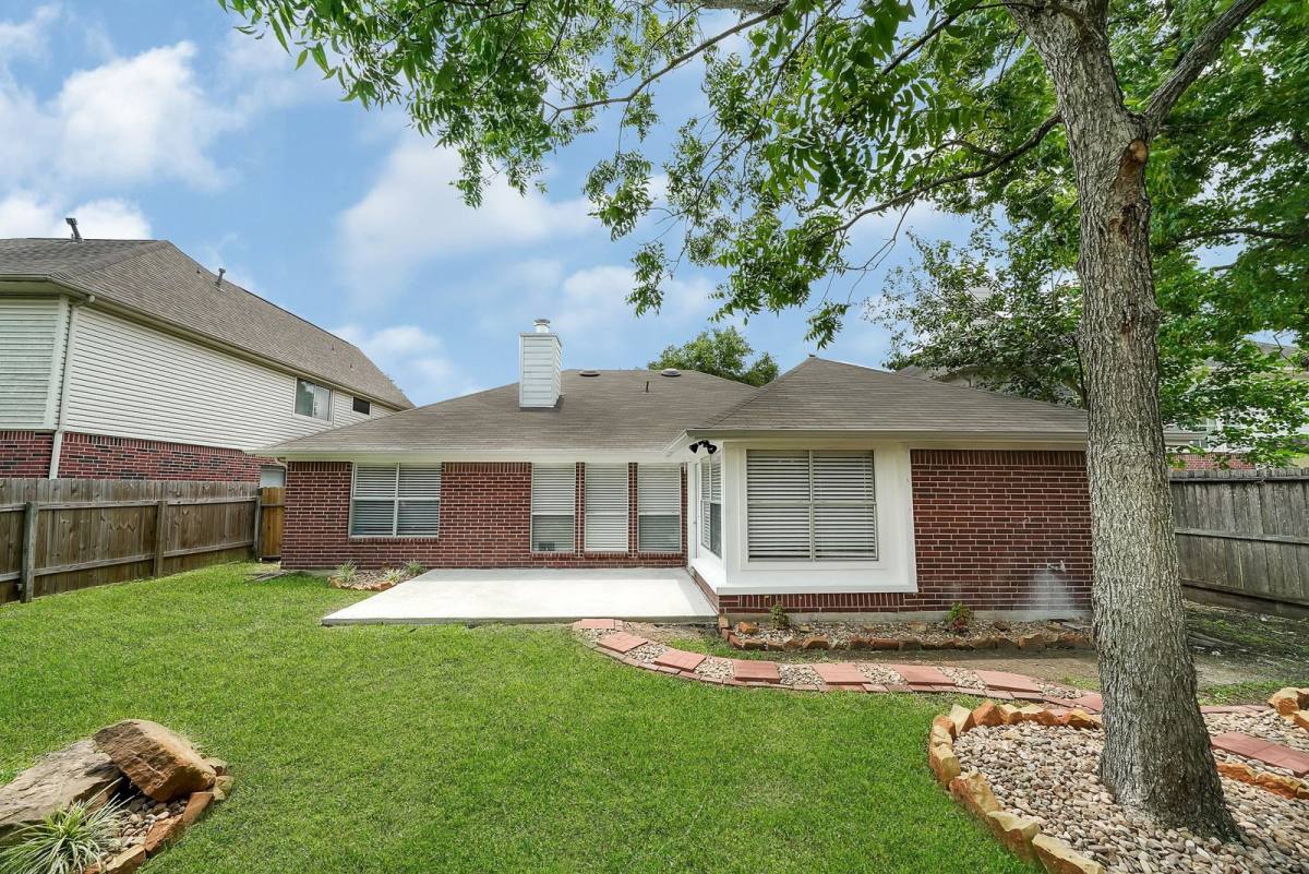 House for rent at 3517 Walden Dr, Pearland, TX 77584