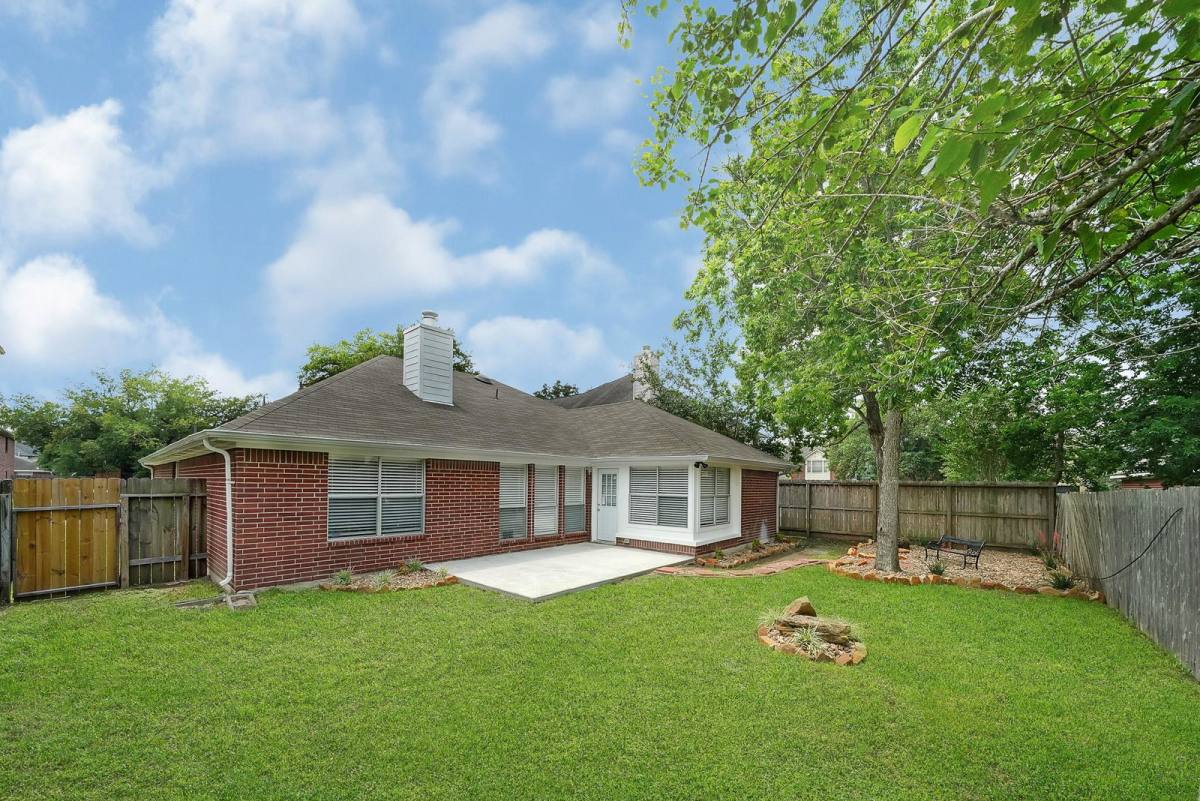 House for rent at 3517 Walden Dr, Pearland, TX 77584