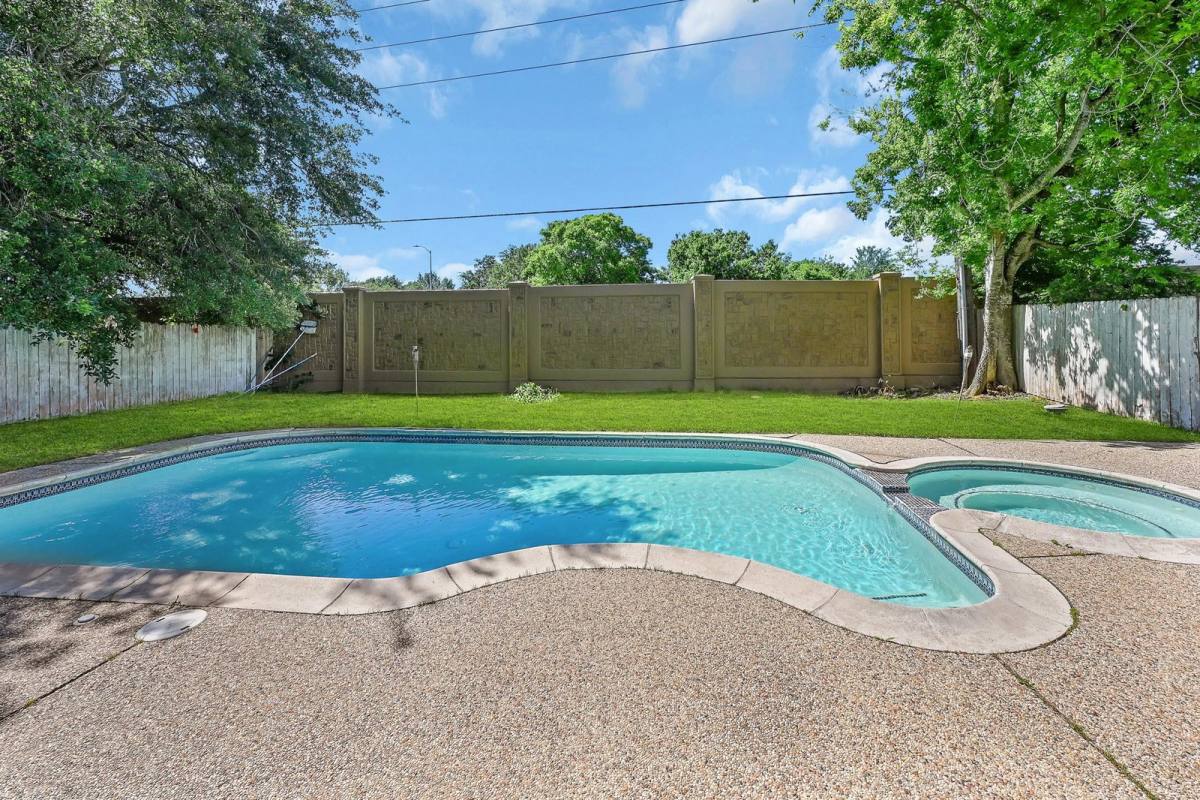 House for rent at 2912 Norwich St, Pearland, TX 77584