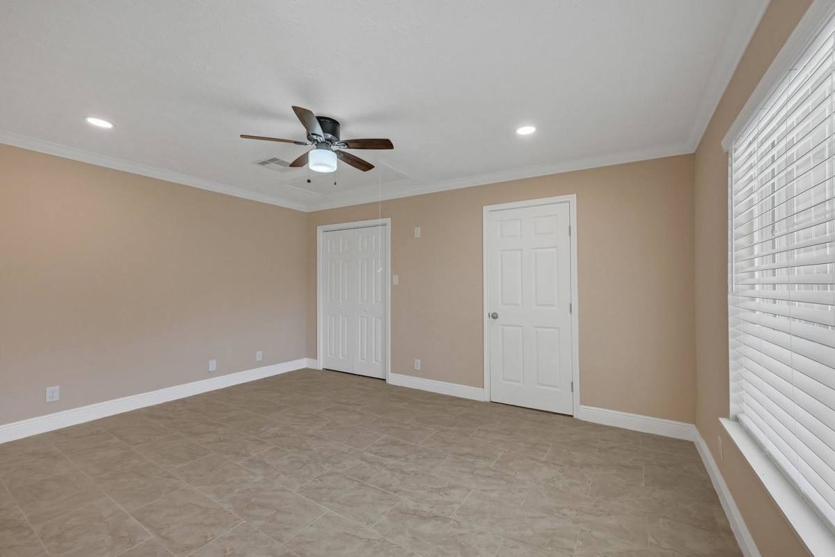 House for rent at 2912 Norwich St, Pearland, TX 77584