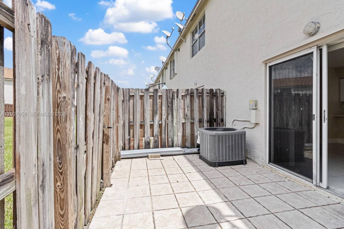 Townhouse for rent at 9187 Fontainebleau Blvd, Miami, FL 33172