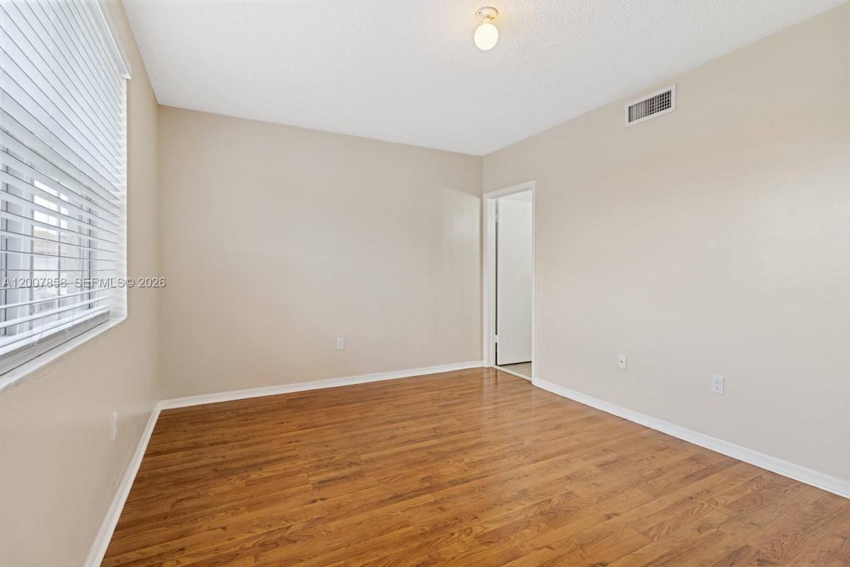 Townhouse for rent at 9187 Fontainebleau Blvd, Miami, FL 33172
