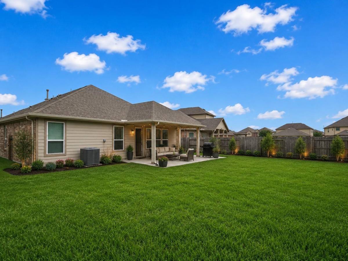 House for rent at 3320 Regal Park Lane, Pearland, TX 77584