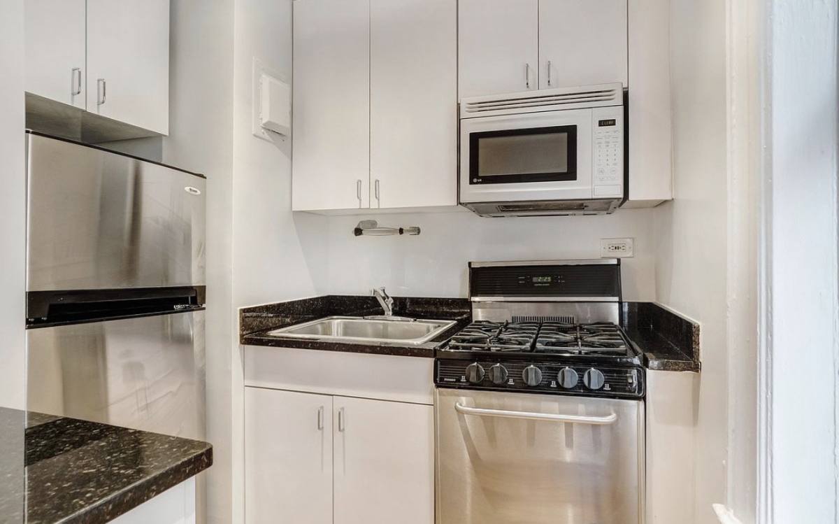 Apartment for rent at 26 Grove St #4GG, New York, NY 10014