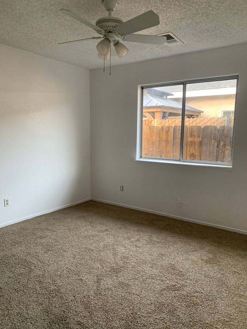 House for rent at 994 S Harris St, Hanford, CA 93230