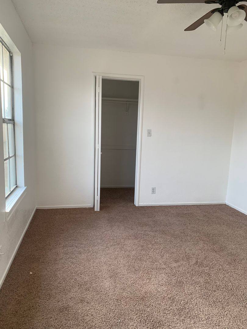House for rent at 994 S Harris St, Hanford, CA 93230