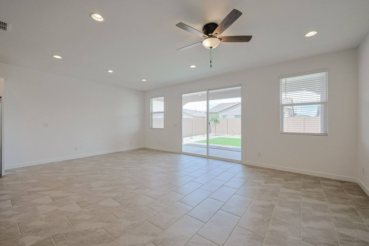 House for rent at 7832 W Hide Trail, Peoria, AZ 85383