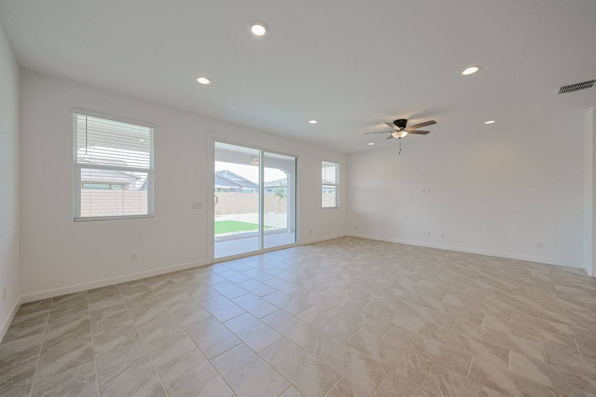 House for rent at 7832 W Hide Trail, Peoria, AZ 85383