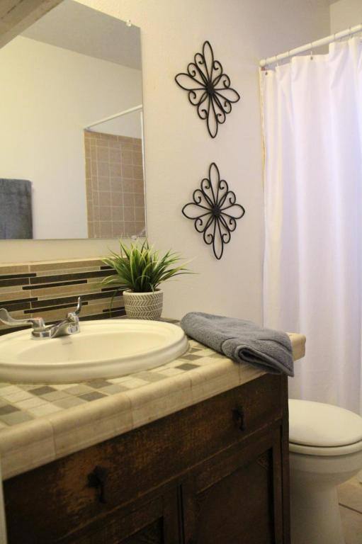 Apartment for rent at 1021 Alvarado Dr SE #B, Albuquerque, NM 87108