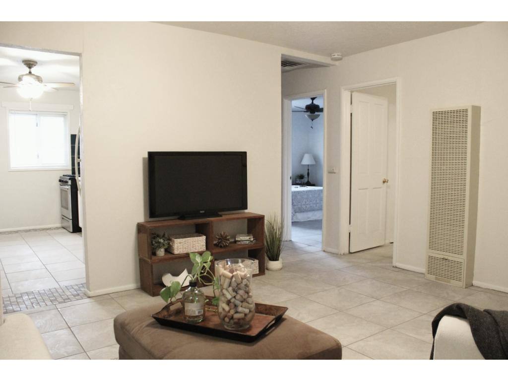 Apartment for rent at 1021 Alvarado Dr SE #B, Albuquerque, NM 87108