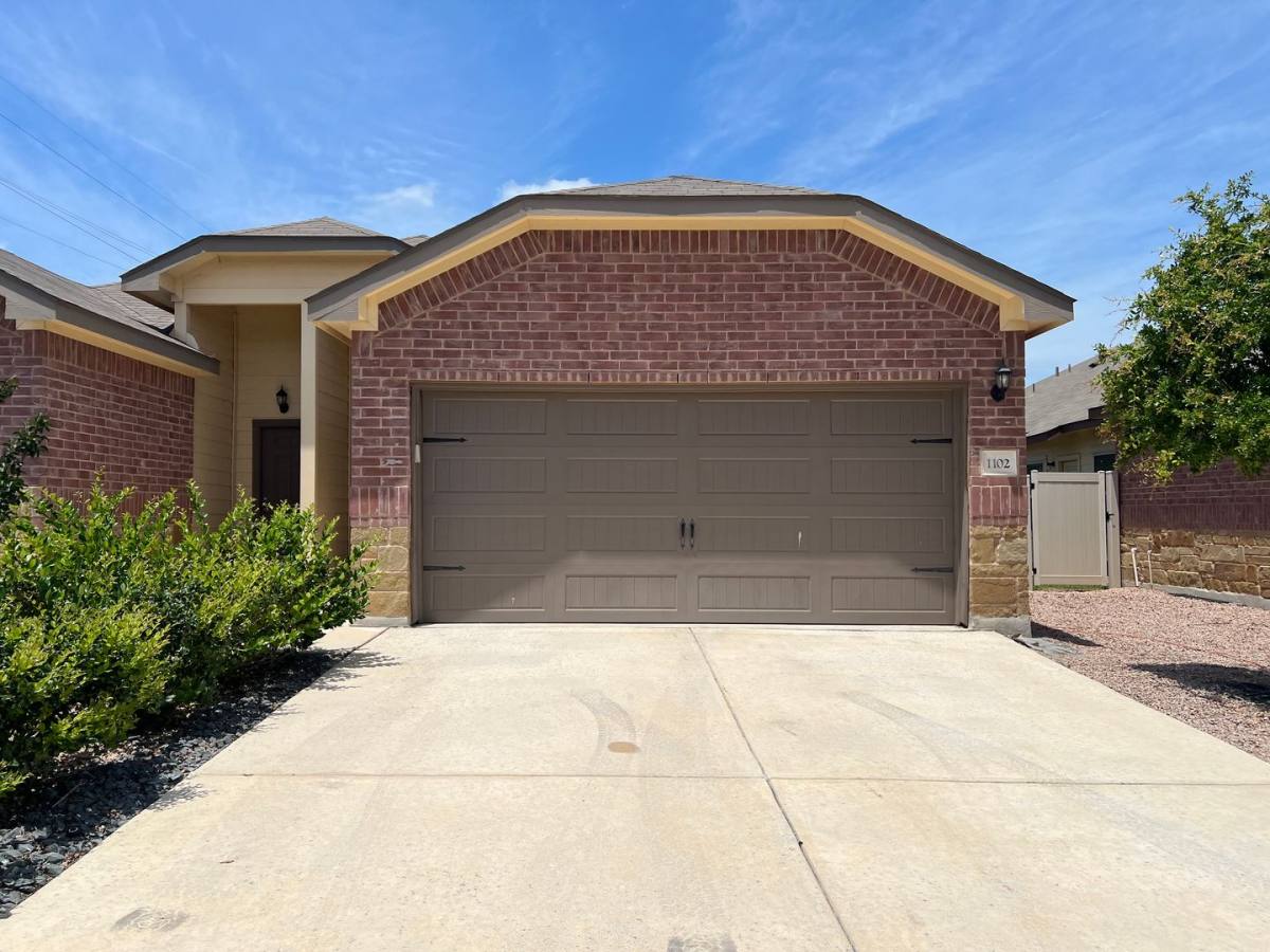 Townhouse for rent at 1102 Renee Way, Seguin, TX 78155