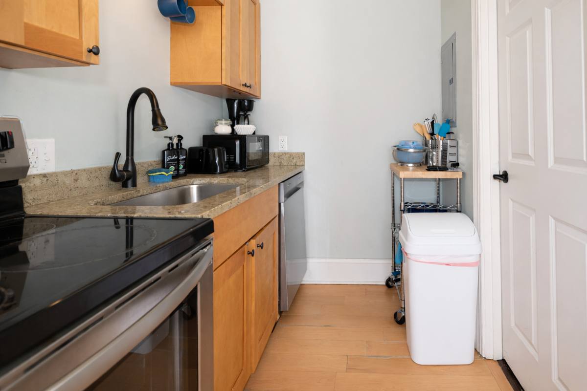 Apartment for rent at 523 Park Ave, Louisville, KY 40208