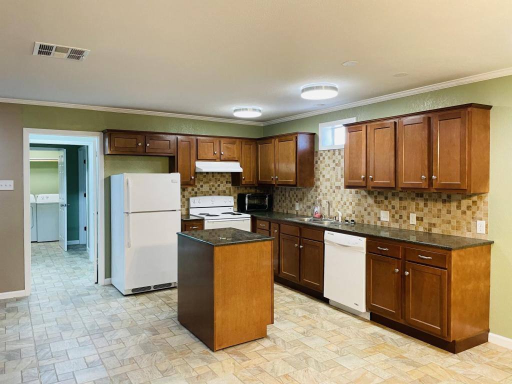 House for rent at 306 N Davis St, West, TX 76691