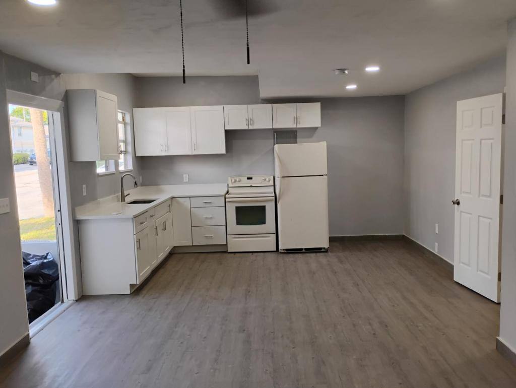 Apartment for rent at 467 Ridgewood, Daytona Beach, FL 32117
