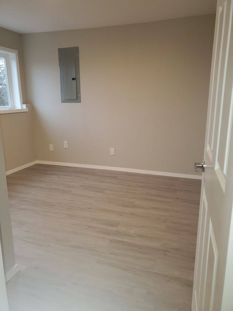 House for rent at 990 Mountain View Rd, Sweet Home, OR 97386