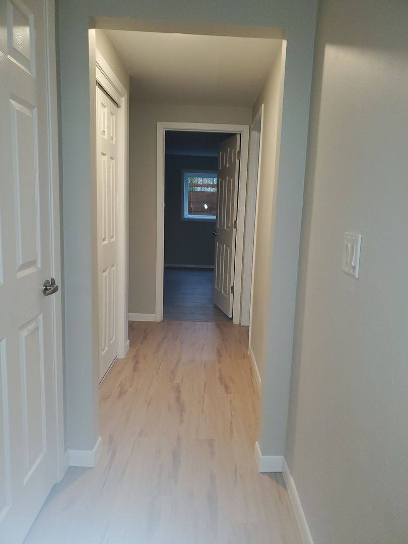 House for rent at 990 Mountain View Rd, Sweet Home, OR 97386