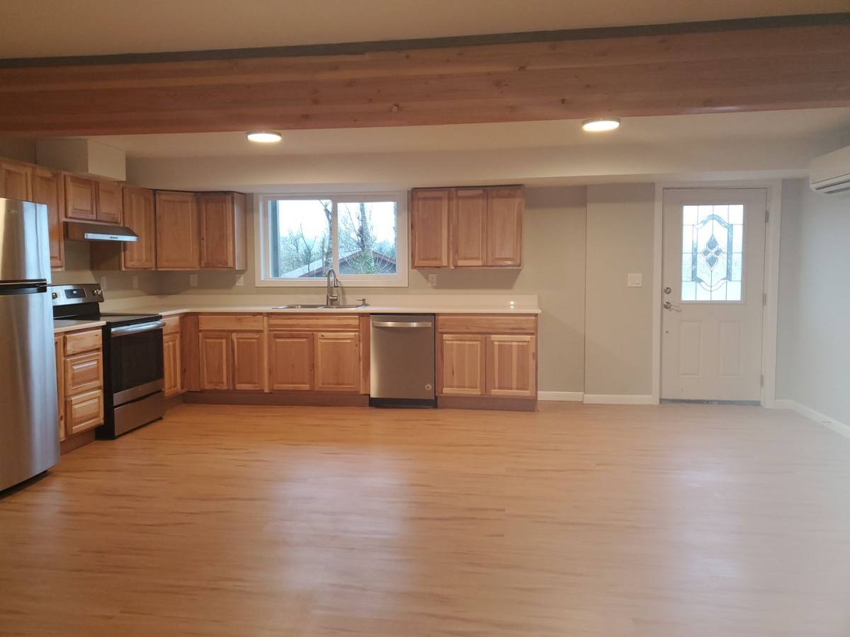 House for rent at 990 Mountain View Rd, Sweet Home, OR 97386