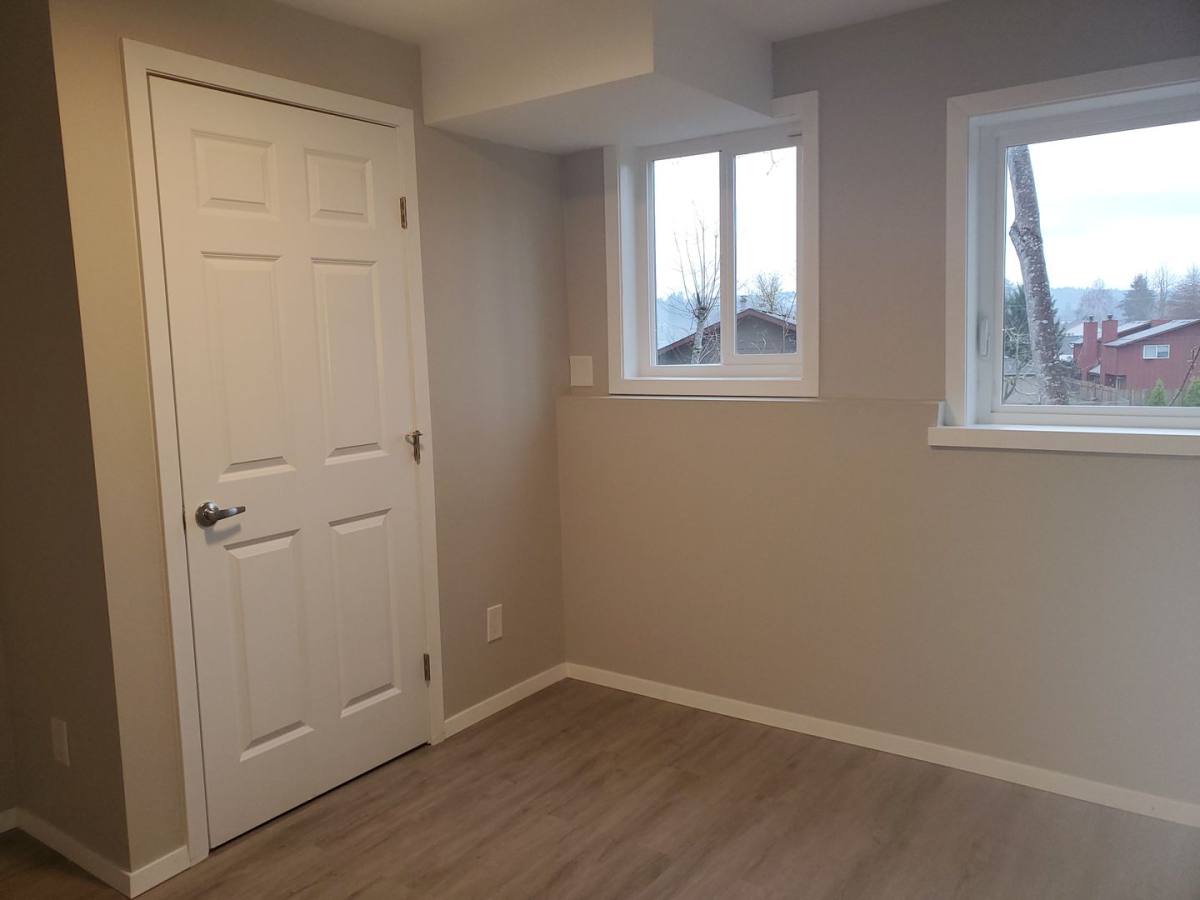 House for rent at 990 Mountain View Rd, Sweet Home, OR 97386