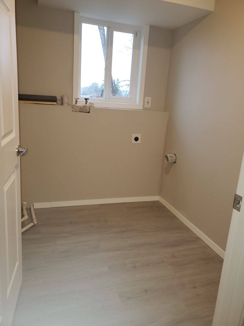 House for rent at 990 Mountain View Rd, Sweet Home, OR 97386