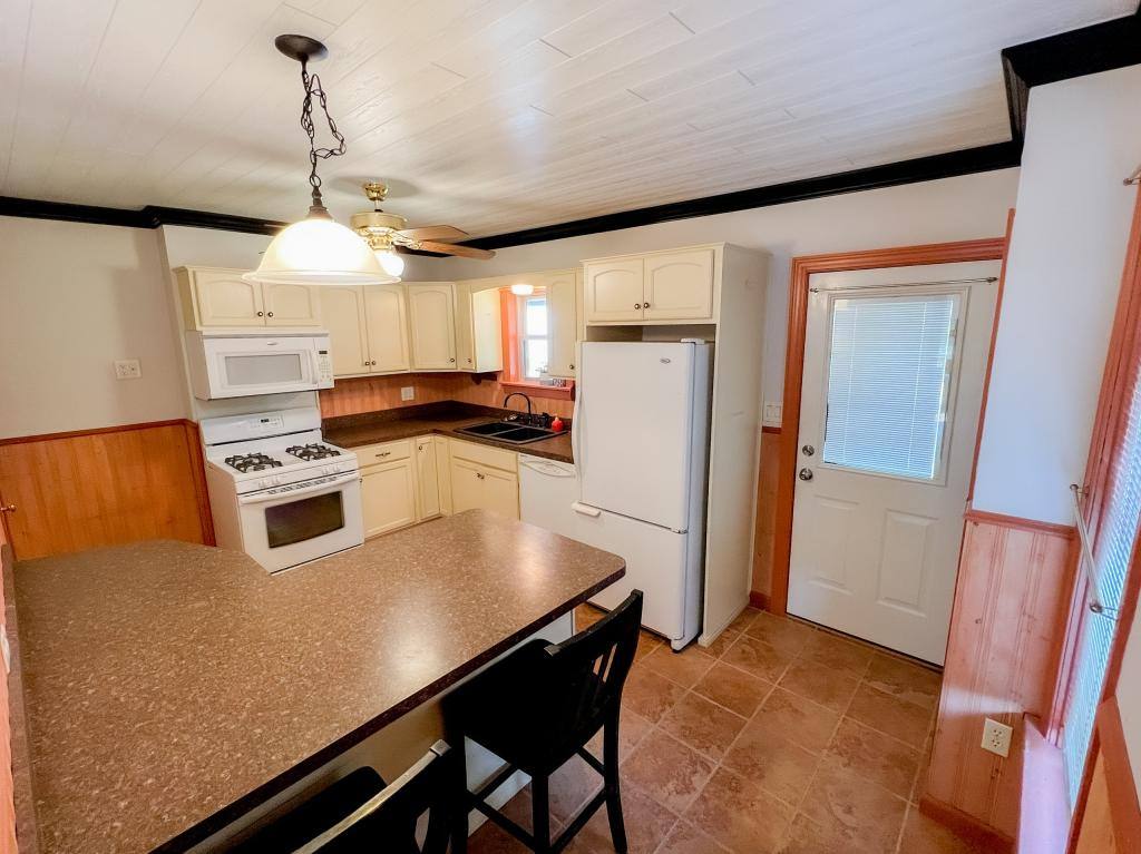 House for rent at 220 W 2nd Ave, Williamsport, PA 17702