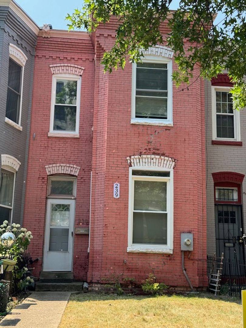 House for rent at 239 K St, NE #HOUS, Washington, DC 20002