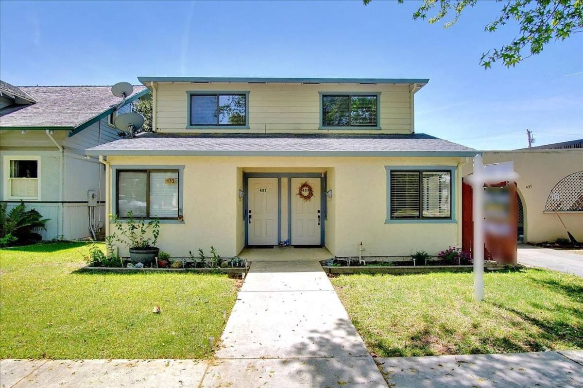 Apartment for rent at 431 6th St, Hollister, CA 95023