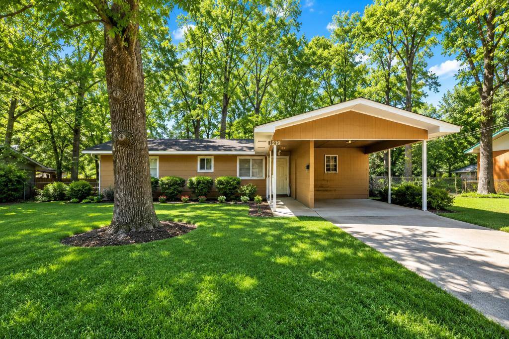 House for rent at 1219 Woody Dr, Jackson, MS 39212