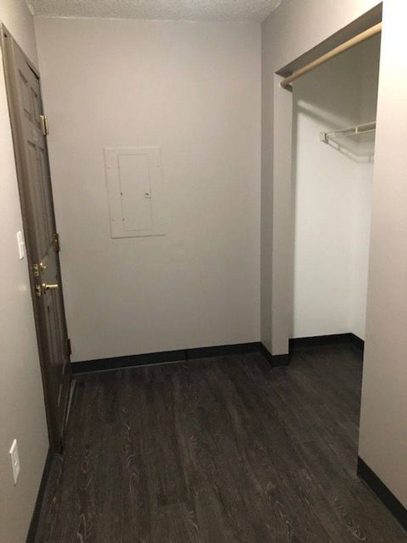 Apartment for rent at 90 Main St, Dubuque, IA 52001