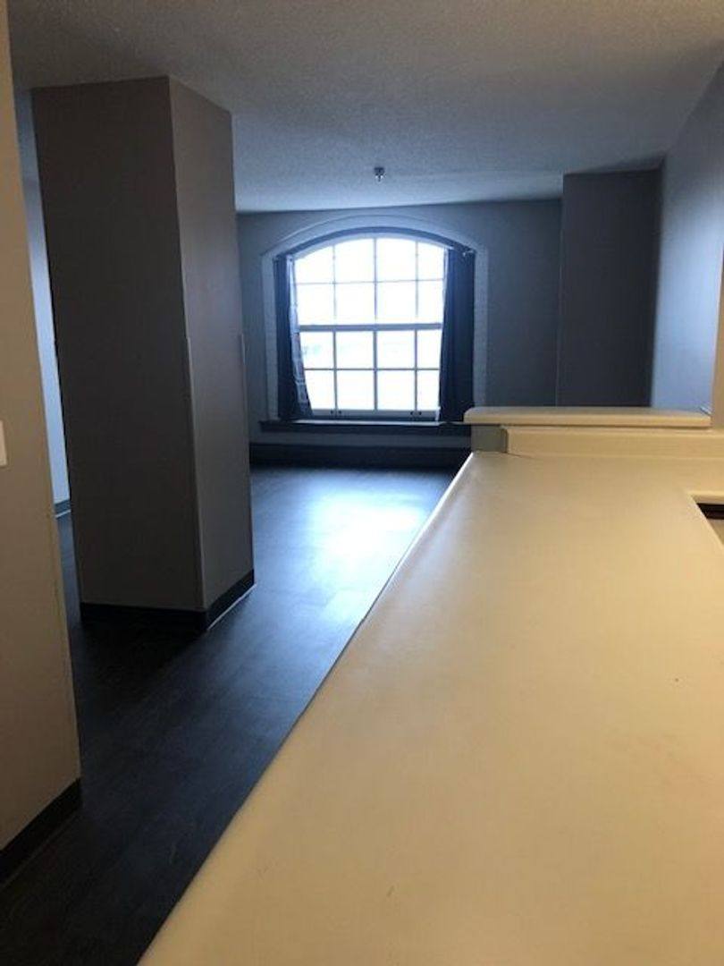 Apartment for rent at 90 Main St, Dubuque, IA 52001