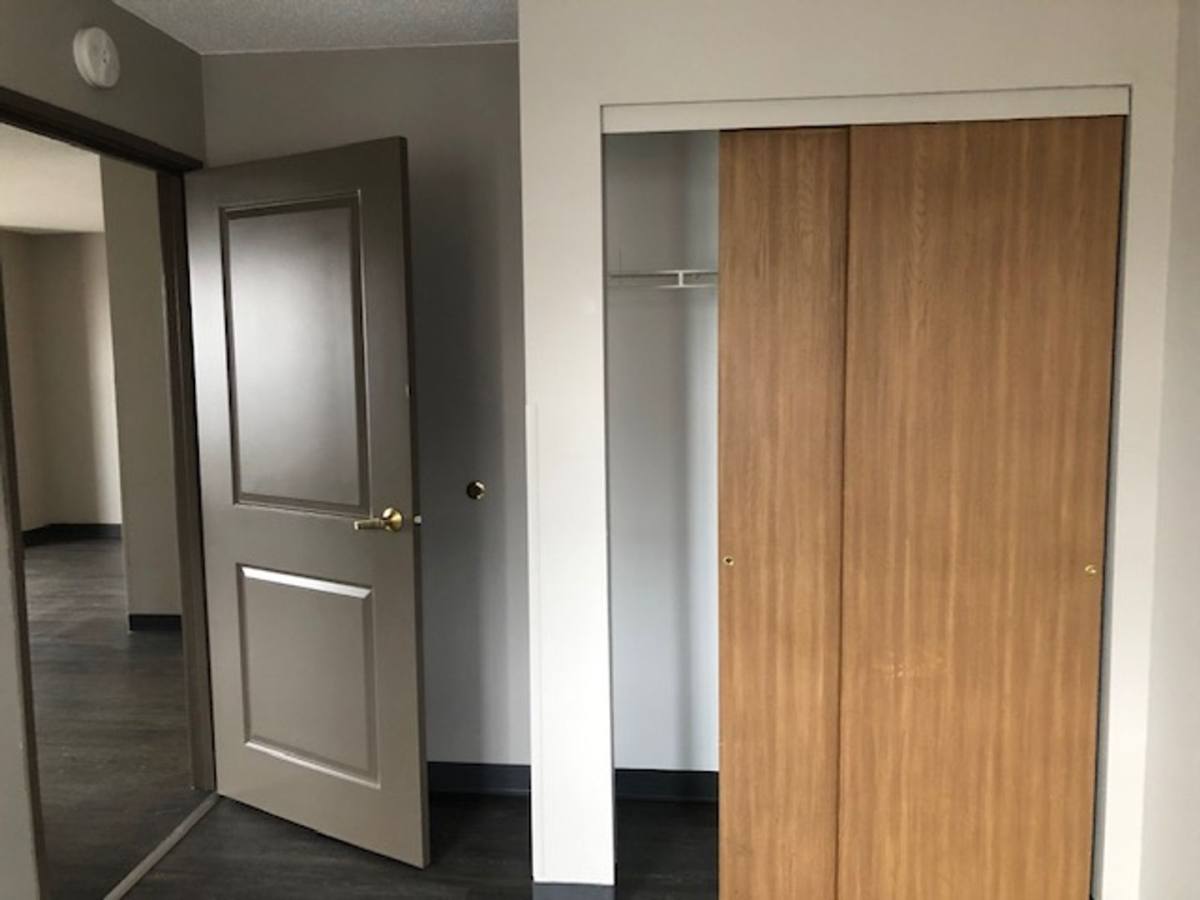 Apartment for rent at 90 Main St, Dubuque, IA 52001