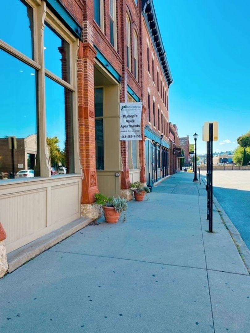 Apartment for rent at 90 Main St, Dubuque, IA 52001