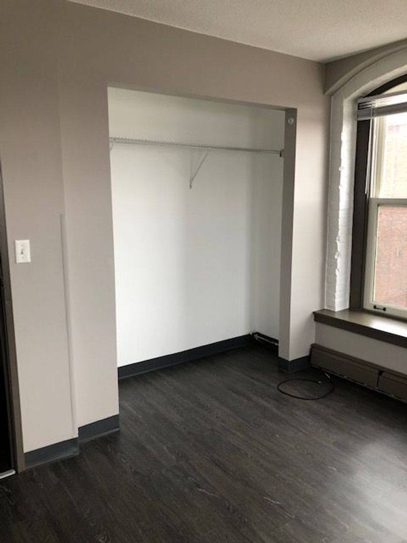 Apartment for rent at 90 Main St, Dubuque, IA 52001