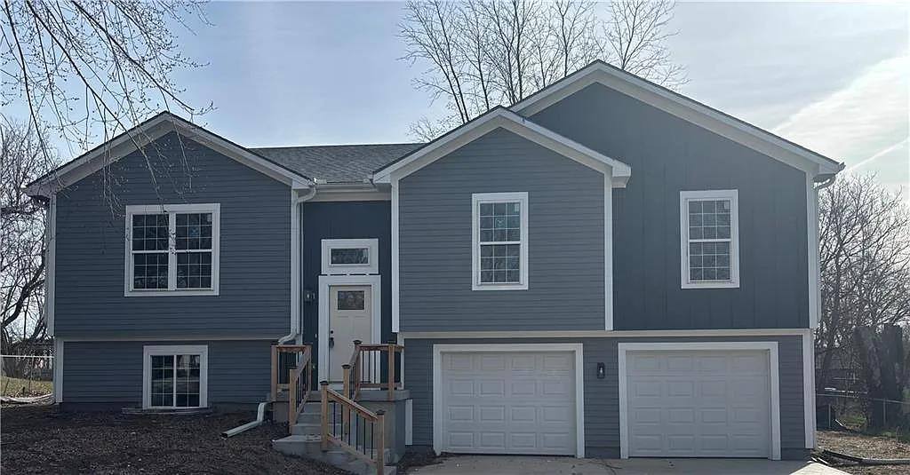 House for rent at 805 Thieme St, Grain Valley, MO 64029