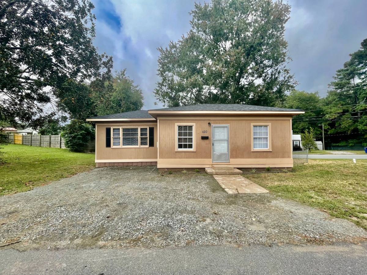 House for rent at 420 S Government St, Lincolnton, NC 28092