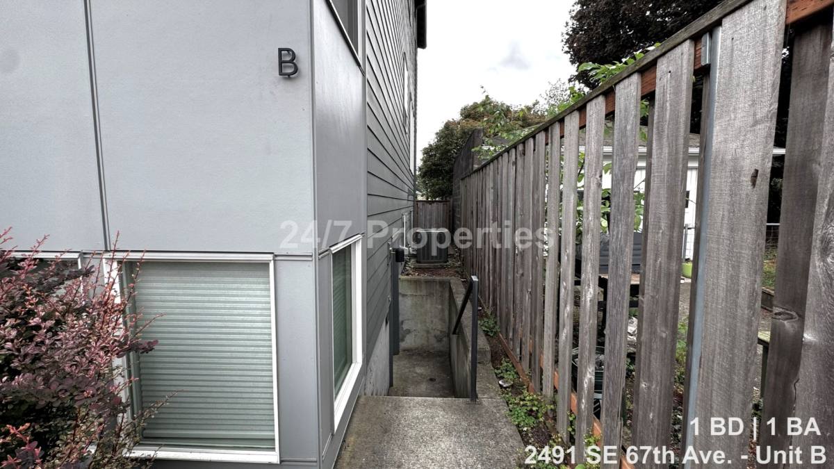 Apartment for rent at 2491 SE 67th Ave, Portland, OR 97206