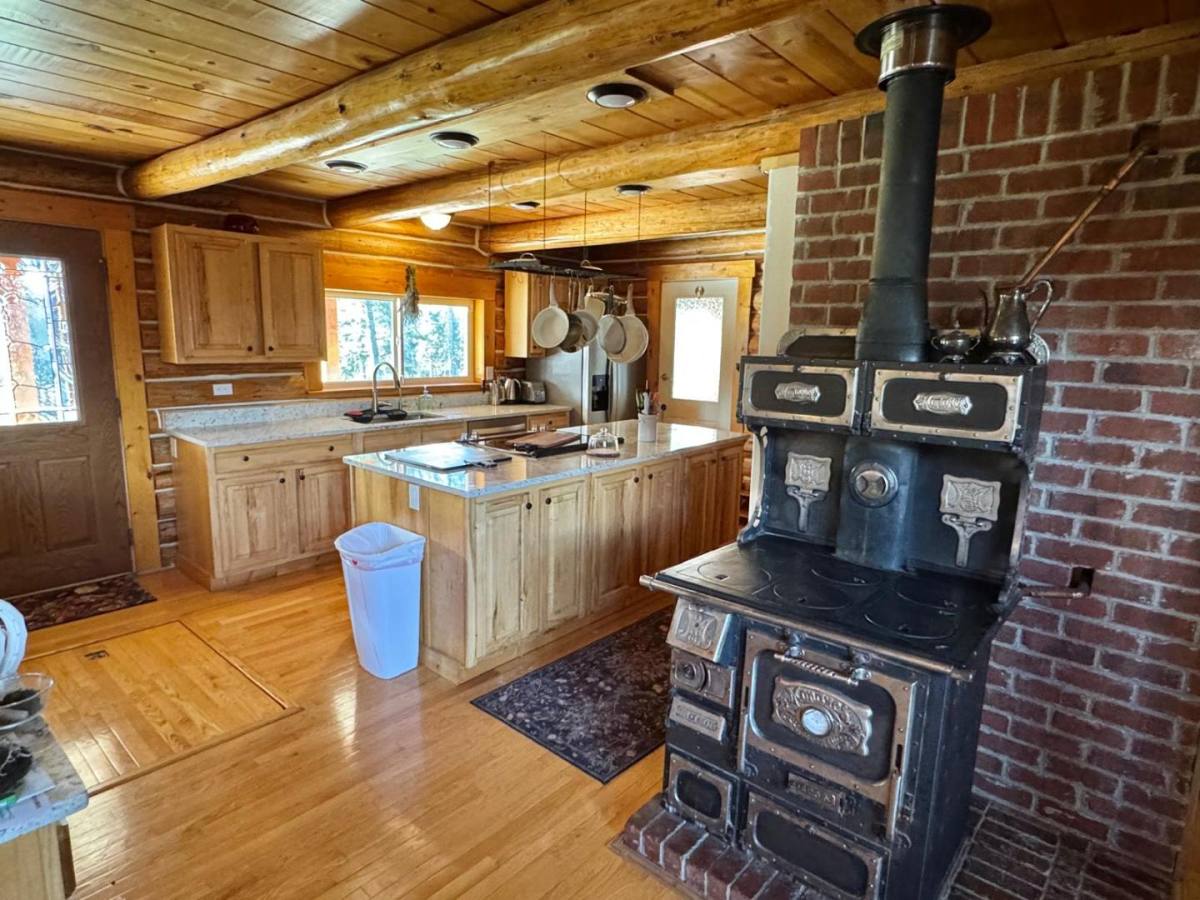 House for rent at 111 Glen Lake Dr, Eureka, MT 59917