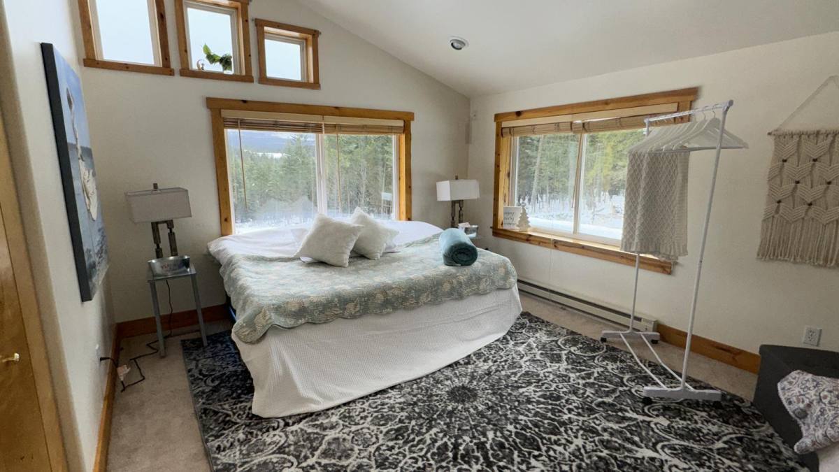 House for rent at 111 Glen Lake Dr, Eureka, MT 59917
