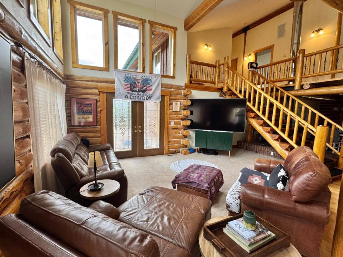 House for rent at 111 Glen Lake Dr, Eureka, MT 59917