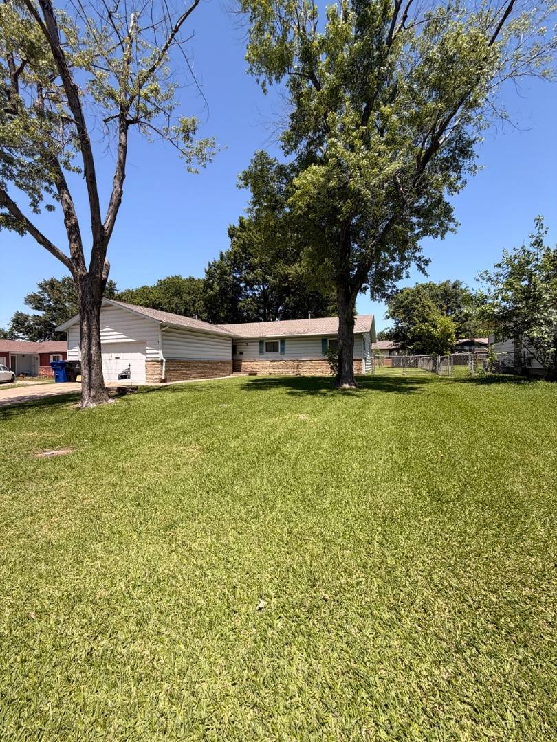 House for rent at 516 W Toledo Place, Broken Arrow, OK 74012