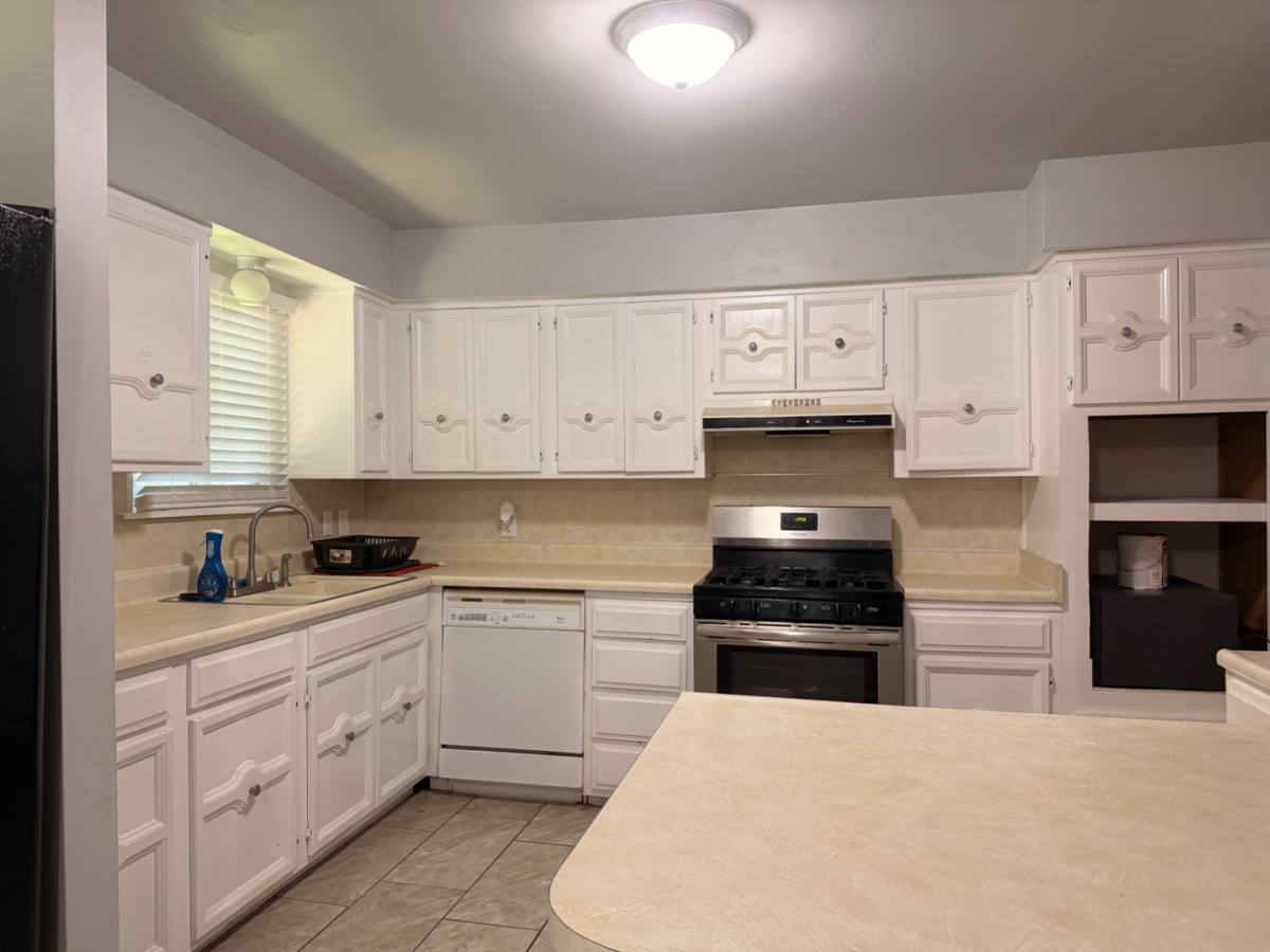 House for rent at 516 W Toledo Place, Broken Arrow, OK 74012