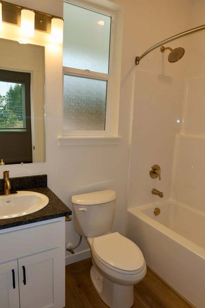 Apartment for rent at 704 Elkins Way SE, Salem, OR 97306