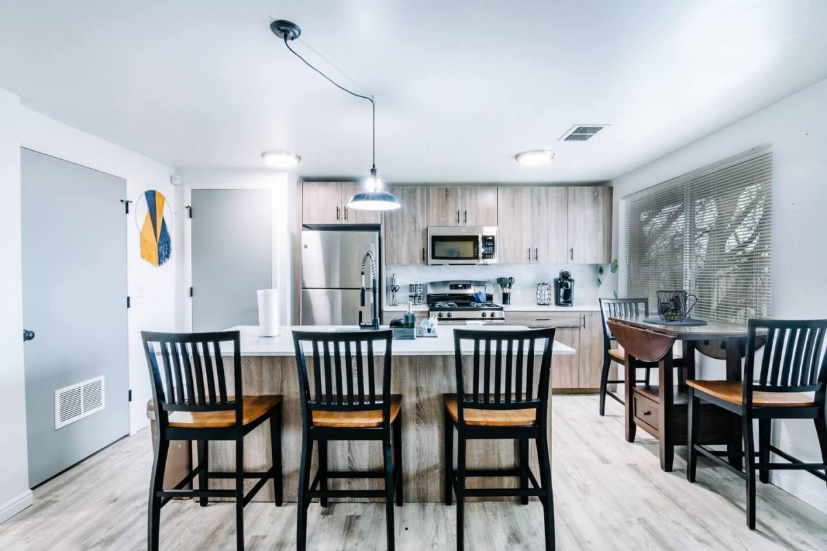 Apartment for rent at 570 N 200 W #7, Salt Lake City, UT 84103