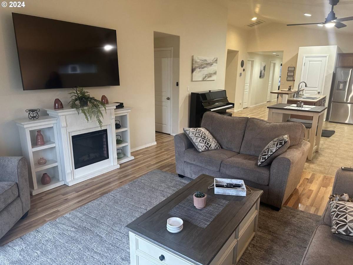 House for rent at 149 River Walk Place, Cottage Grove, OR 97424