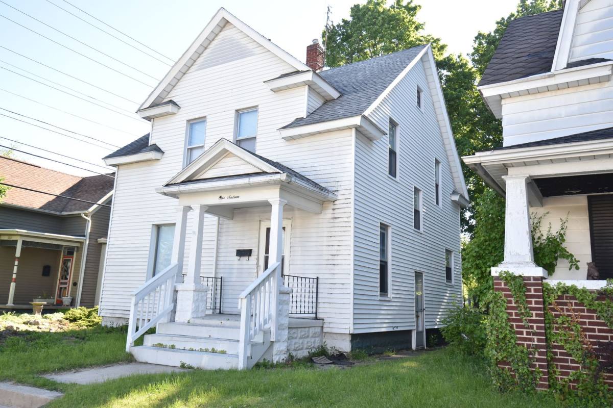 House for rent at 116 Notre Dame Ave, South Bend, IN 46617